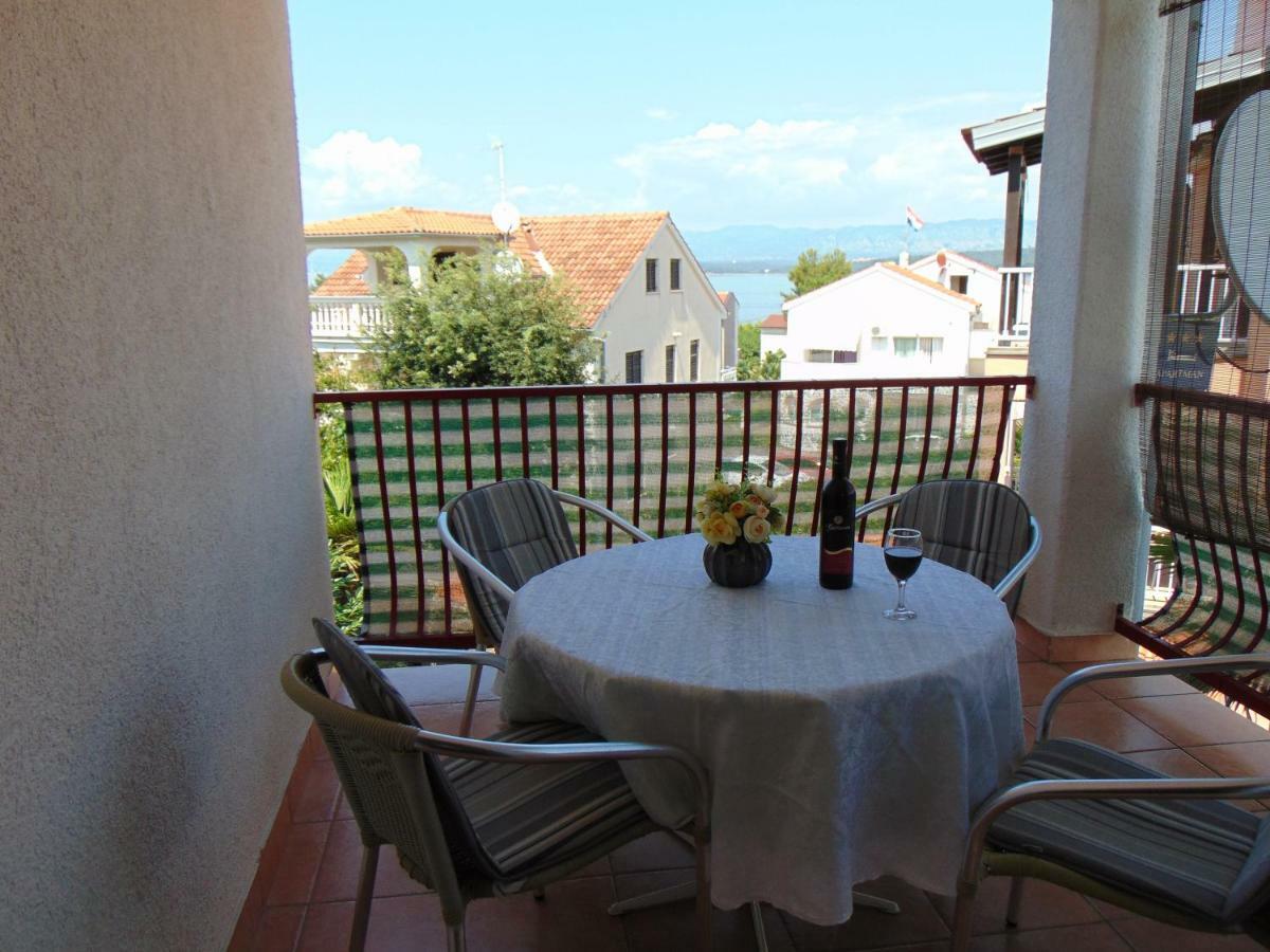 Apartment Mia Малинска Экстерьер фото