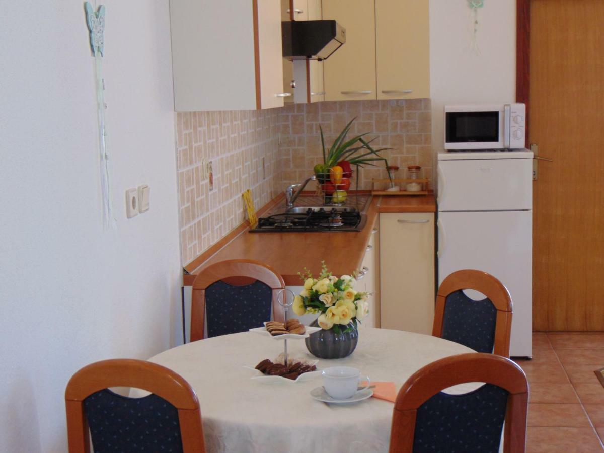Apartment Mia Малинска Экстерьер фото
