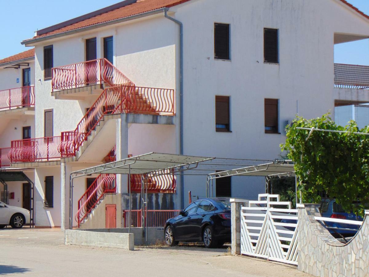 Apartment Mia Малинска Экстерьер фото