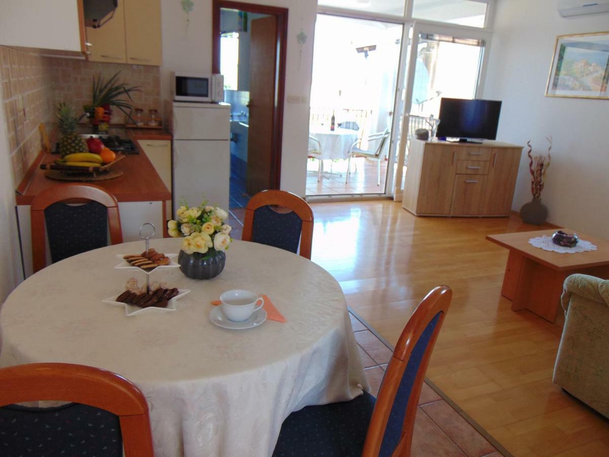 Apartment Mia Малинска Экстерьер фото