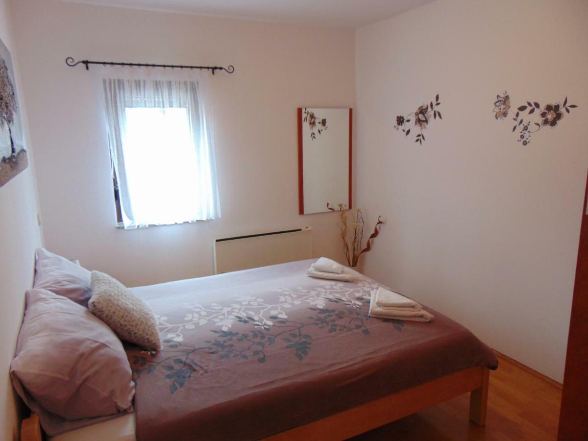 Apartment Mia Малинска Экстерьер фото