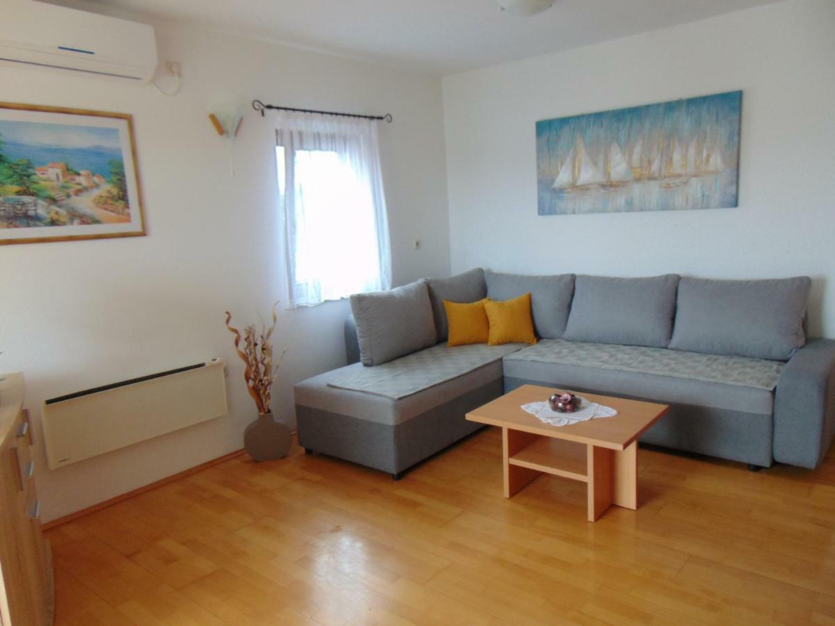 Apartment Mia Малинска Экстерьер фото